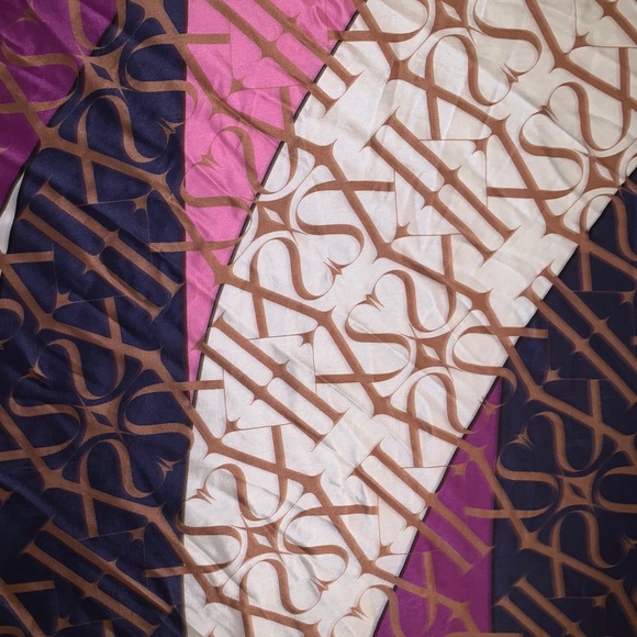 KLS SweetHeart in Pink Scarf - Picture 2 of 4